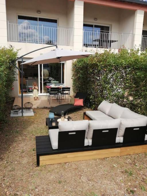 Le Soleil D Eugenie Appartement Dans Residence Avec Piscine Commune Pres De Carcassonne Olonzac Exterior photo