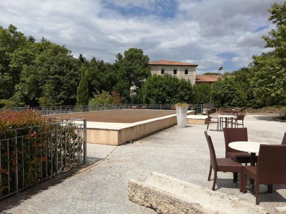 Le Soleil D Eugenie Appartement Dans Residence Avec Piscine Commune Pres De Carcassonne Olonzac Exterior photo