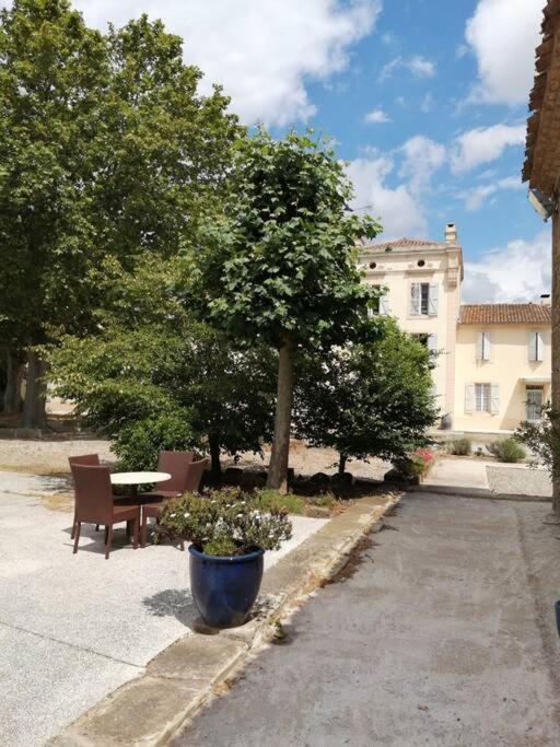 Le Soleil D Eugenie Appartement Dans Residence Avec Piscine Commune Pres De Carcassonne Olonzac Exterior photo