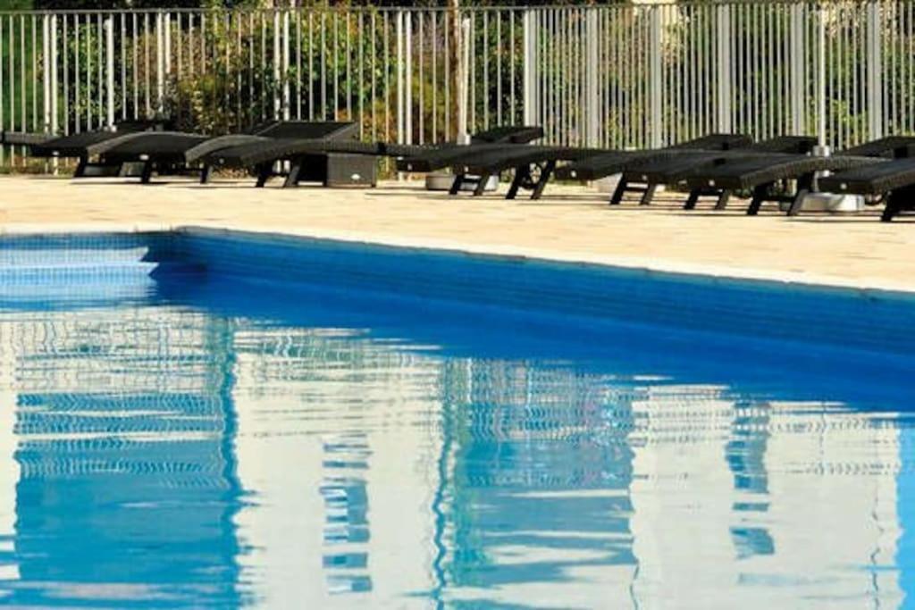 Le Soleil D Eugenie Appartement Dans Residence Avec Piscine Commune Pres De Carcassonne Olonzac Exterior photo